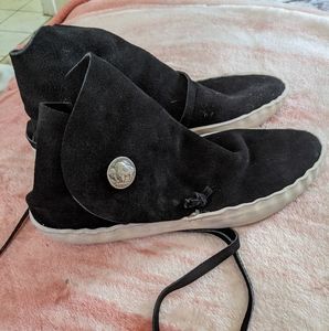 Black moccasins